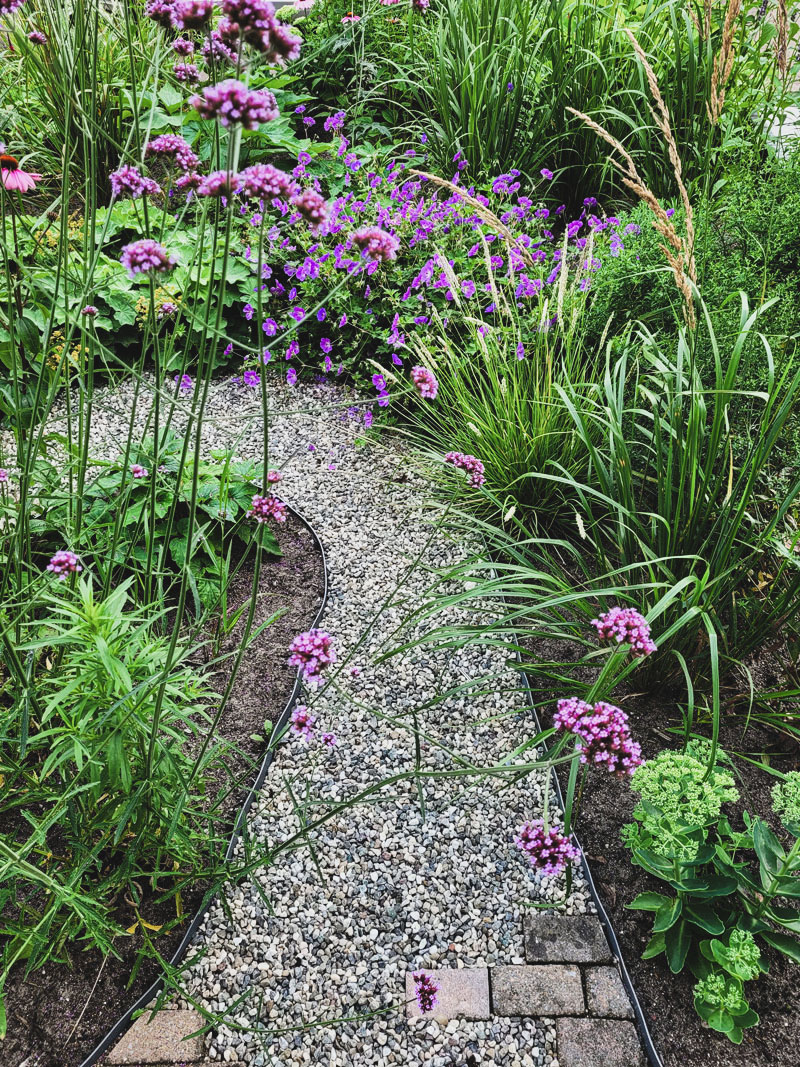 tuinontwerp-grindpad-sierlijke-voortuin-tilburg-05